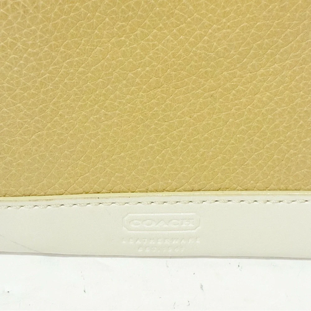 Coach‎ Leather Card Wallet Brown/cream Pebbled Leather Keychain